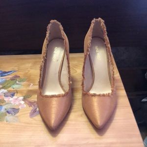 Nine West gold fringe pumps